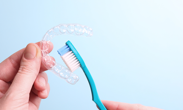 Quels problèmes peut-on corriger avec Invisalign ?